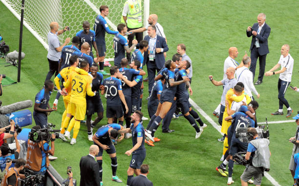 更是交流与 更是交流与